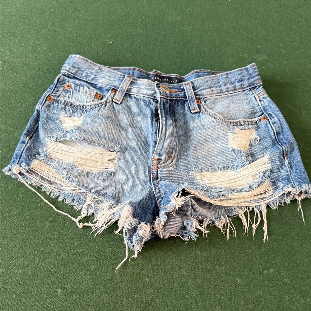 Aeropostale Light Blue Distressed Jean Shorts. CAJA. # 1 D